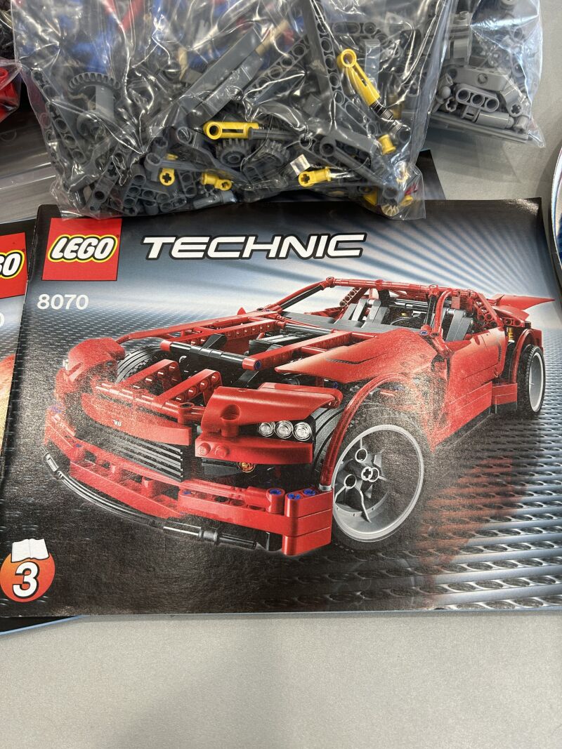 TE KOOP : Set 8070, supercar, 1281 steentjes